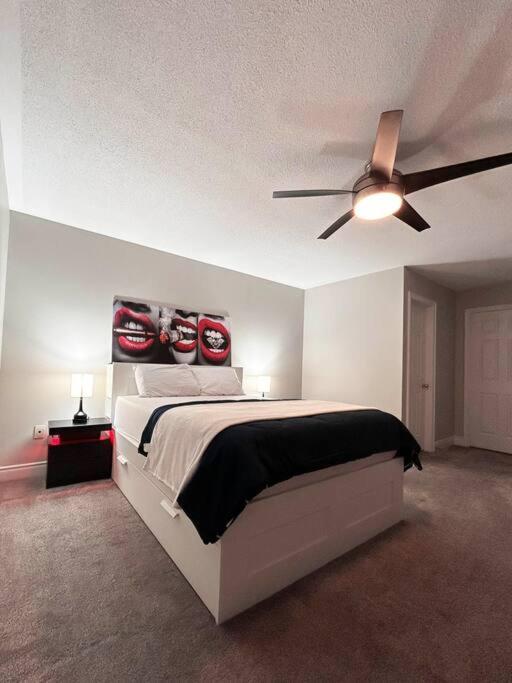 Room In Oshawa, 24/7 Security, Free Parking Экстерьер фото